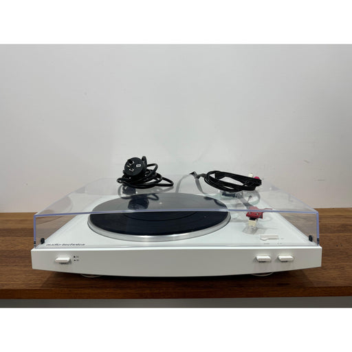 AUDIO TECHNICA LP3 TURNTABLE - Pre Loved white