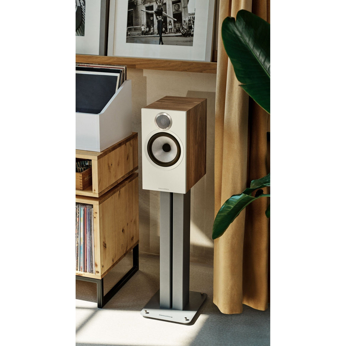 Bowers & Wilkins - 606 S3 - Bookshelf Speakers
