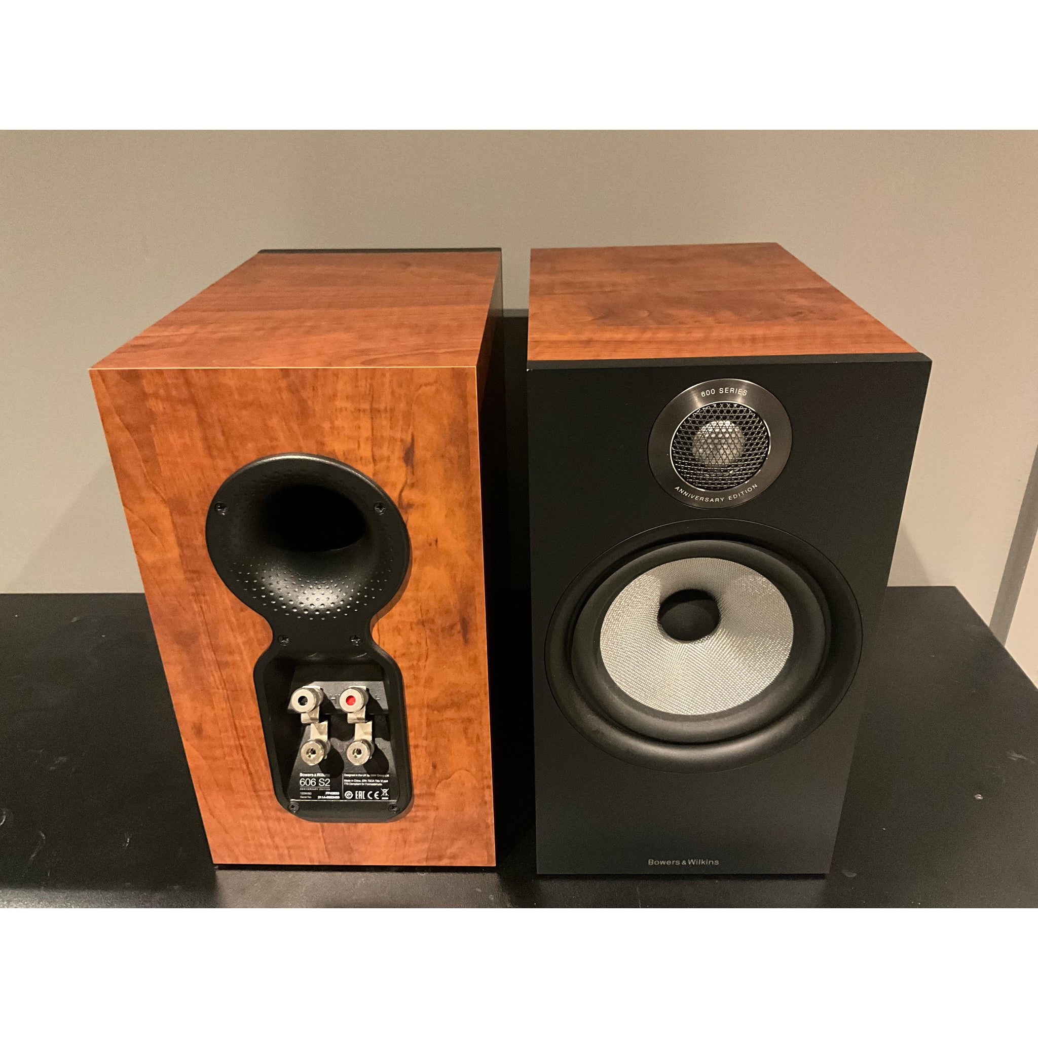 Bowers and Wilkins 606 S2 Anniverary Edition bookshelf speakers in cherry finish, Pre loved