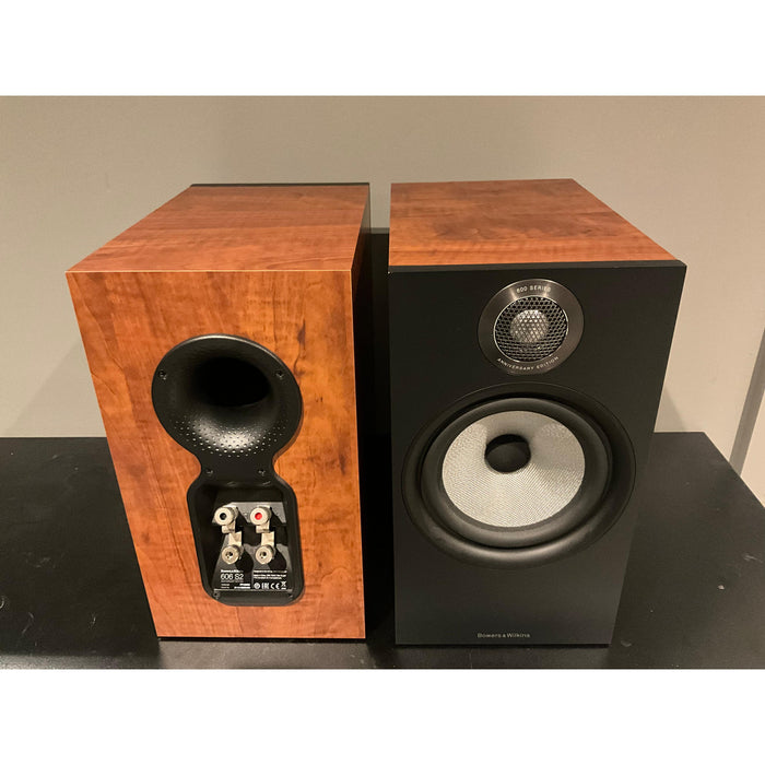 Bowers and Wilkins 606 S2 Anniverary Edition bookshelf speakers in cherry finish, Pre loved