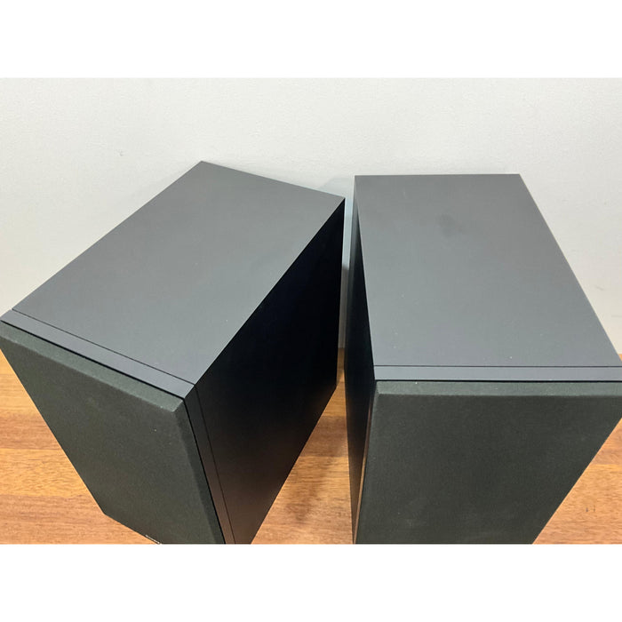Bowers and Wilkins 606 series 3 bookshelf speakers black, pre loved