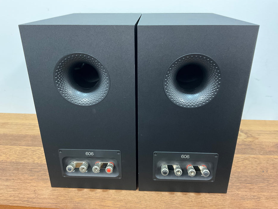 Bowers and Wilkins 606 series 3 bookshelf speakers black, pre loved
