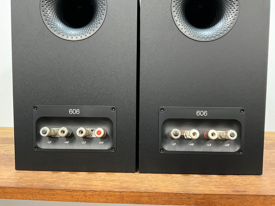 Bowers and Wilkins 606 series 3 bookshelf speakers black, pre loved