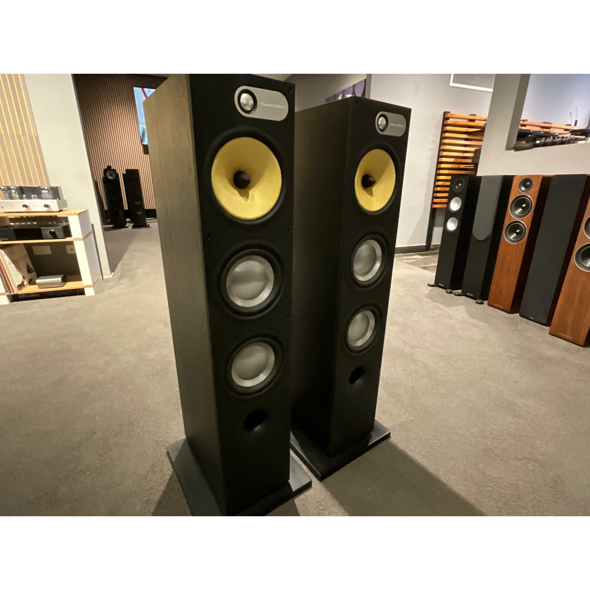 Bowers and Wilkins 683 series 1, tower speakers black ash, Pre Loved,