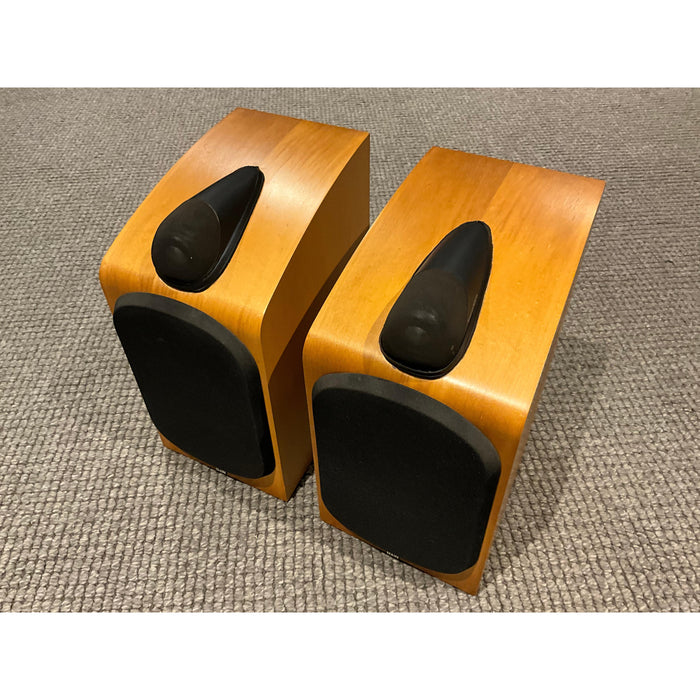 Bowers and Wilkins 705 bookshelf speakers, wood finish, Pre Loved