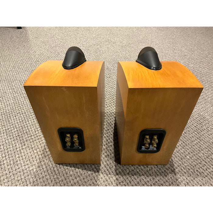 Bowers and Wilkins 705 bookshelf speakers, wood finish, Pre Loved