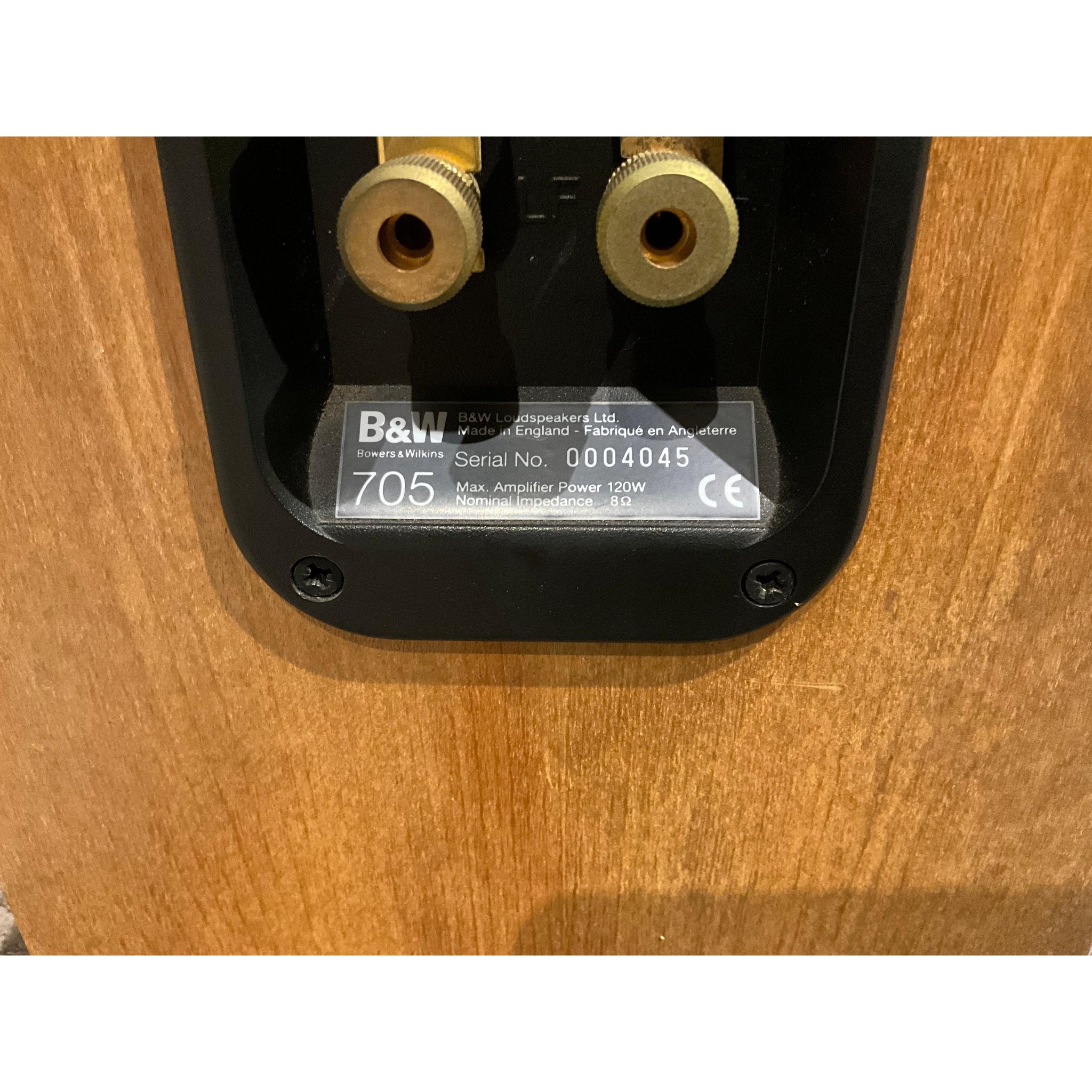 Bowers and Wilkins 705 bookshelf speakers, wood finish, Pre Loved