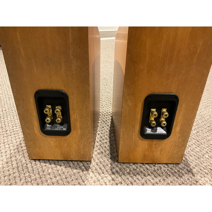Bowers and Wilkins 705 bookshelf speakers, wood finish, Pre Loved