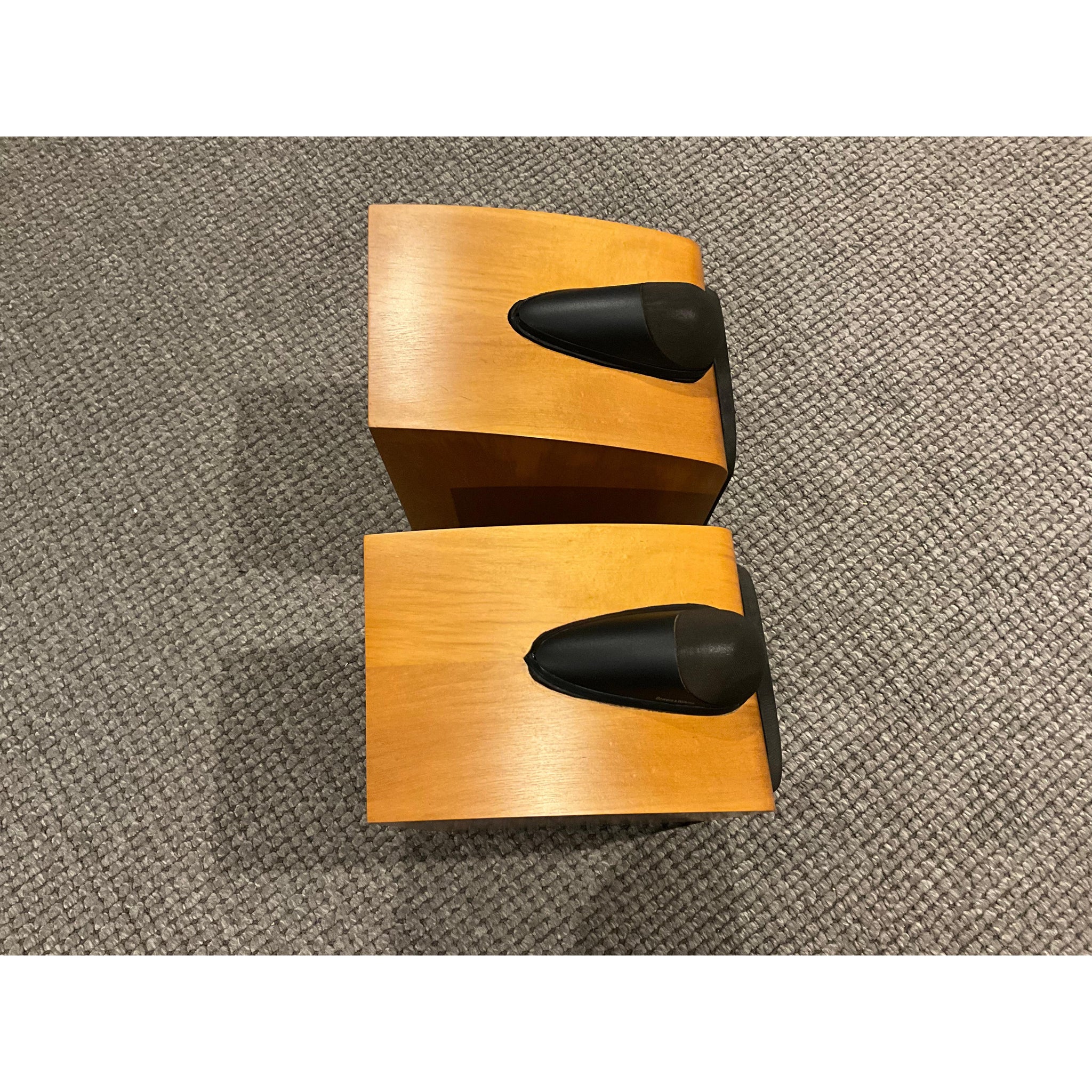 Bowers and Wilkins 705 bookshelf speakers, wood finish, Pre Loved