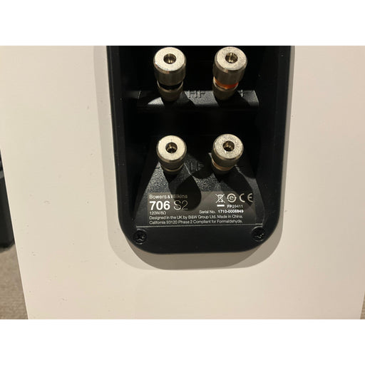 Bowers and Wilkins 706 s2 bookshelf speakers and stands white, pre loved