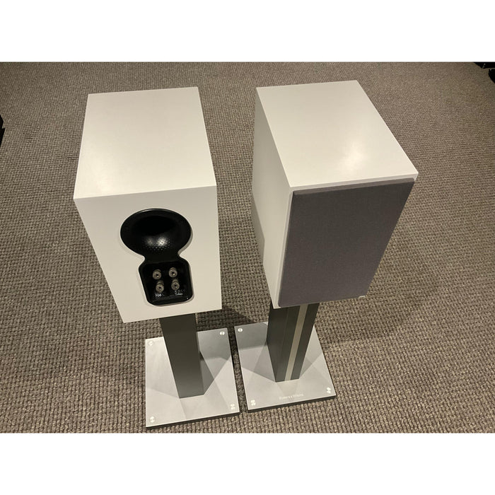 Bowers and Wilkins 706 s2 bookshelf speakers and stands white, pre loved