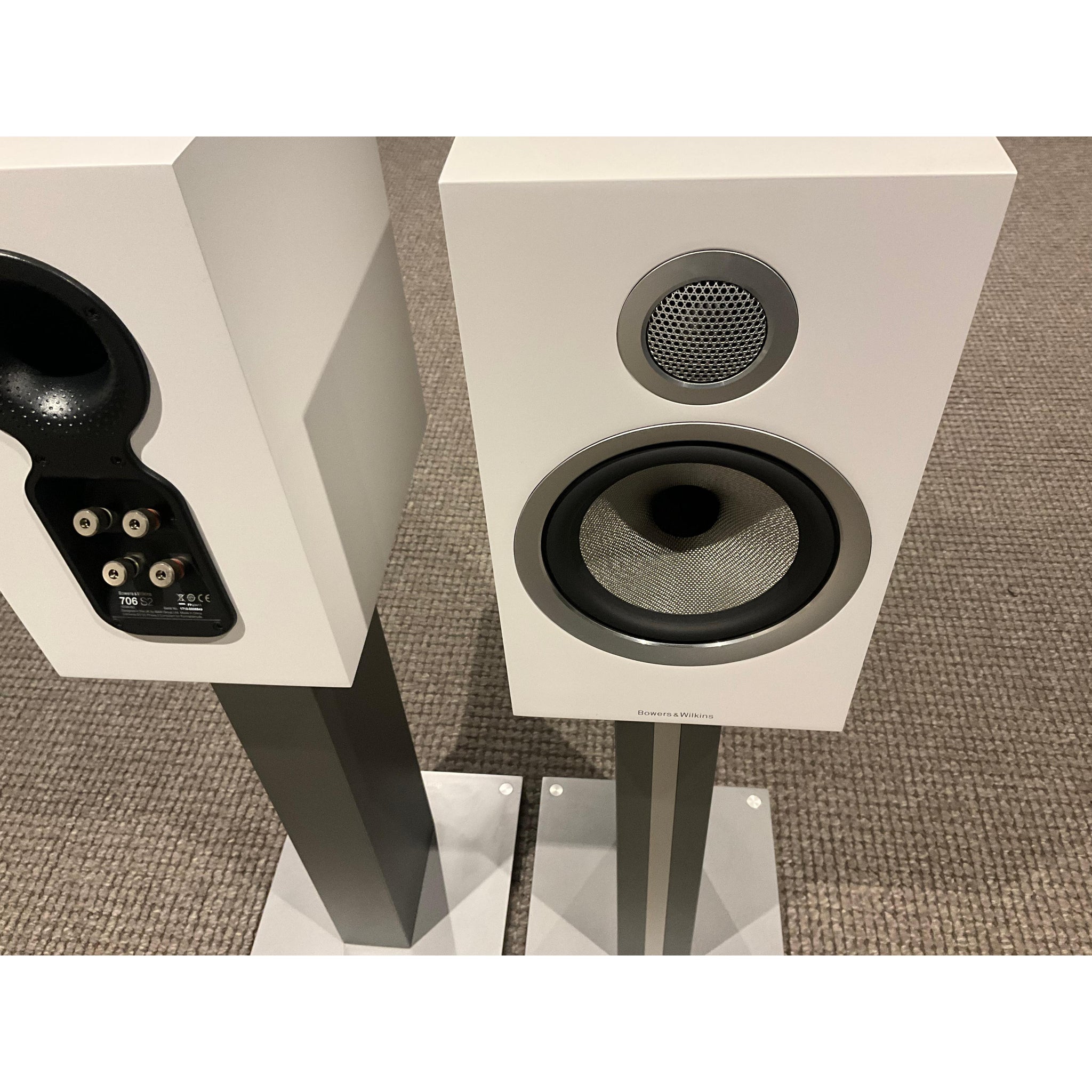 Bowers and Wilkins 706 s2 bookshelf speakers and stands white, pre loved