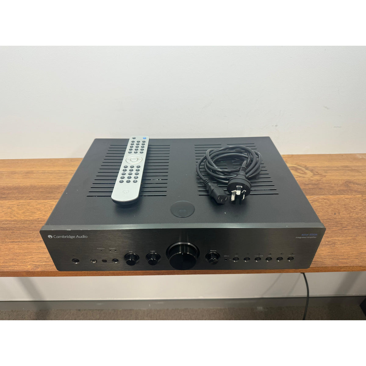 Cambridge Audio azur 650A Stereo Integrated Amplifier - Pre Loved Cambridge Audio azur 650A Stereo Integrated Amplifier - Pre Loved