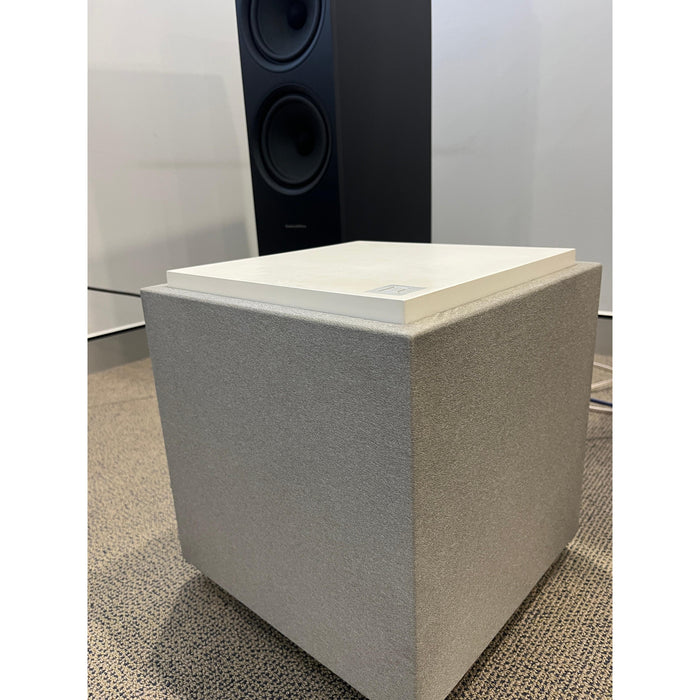 Definitive Technology DN8 - Pre Loved