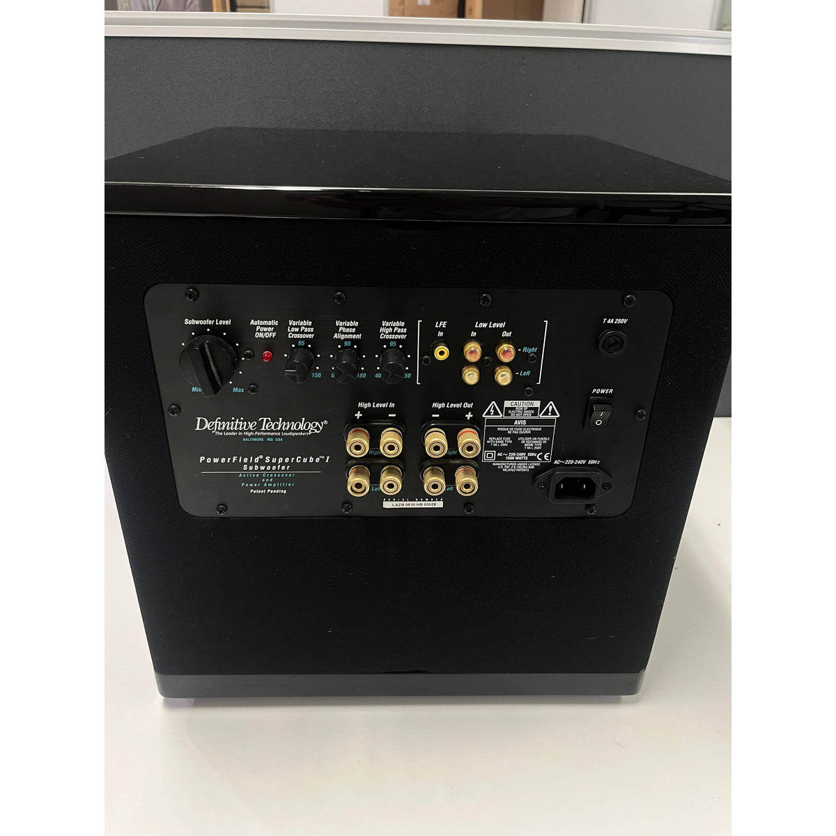 Definitive Technology SuperCube 1 subwoofer - Pre loved