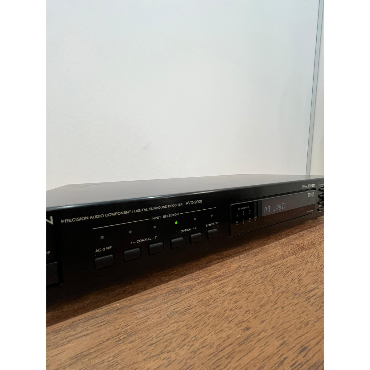 Denon AVD2000 DIGITAL SURROUND DECODER - Pre Loved