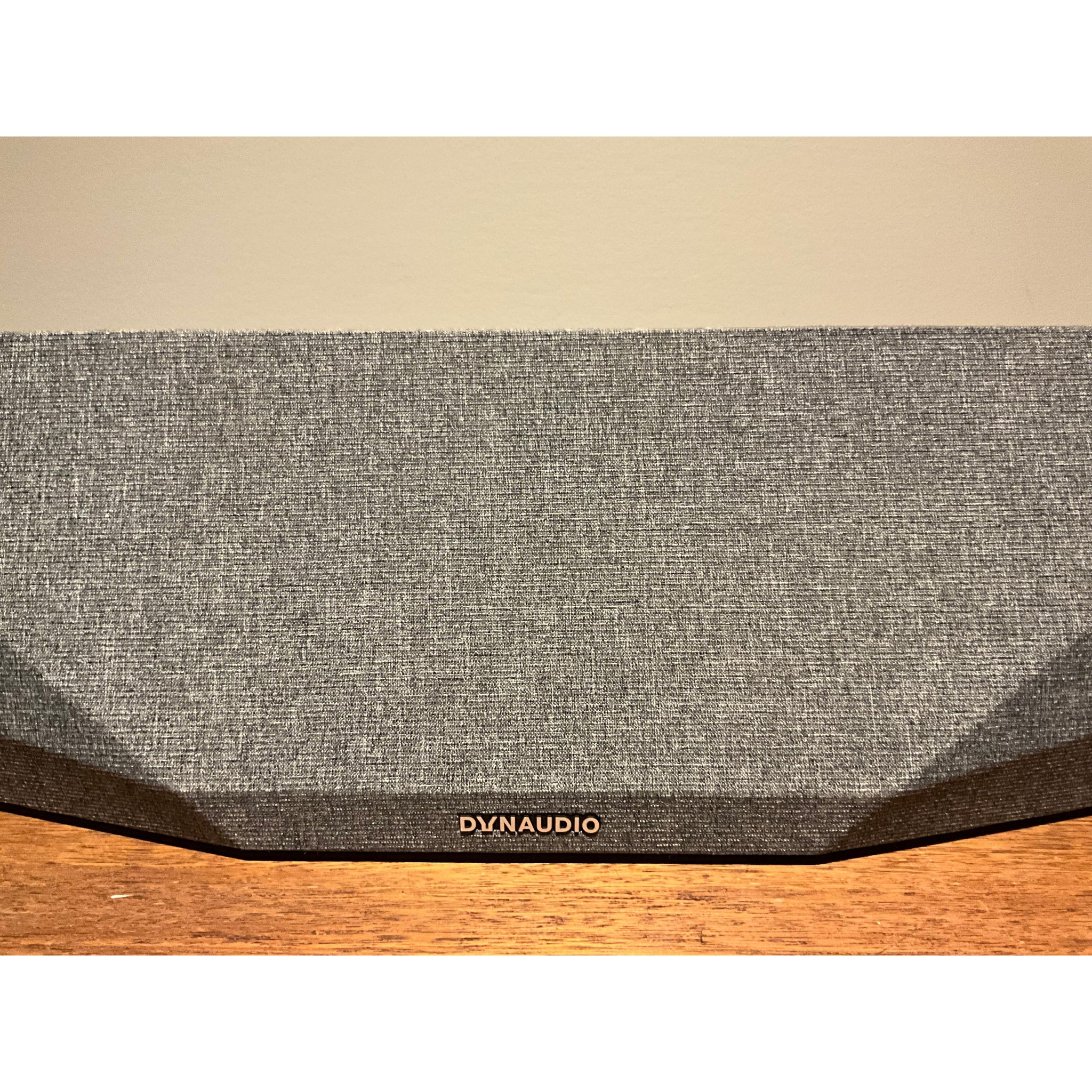 Dynaudio Music 7 Active streaming speaker in grey, Pre Loved
