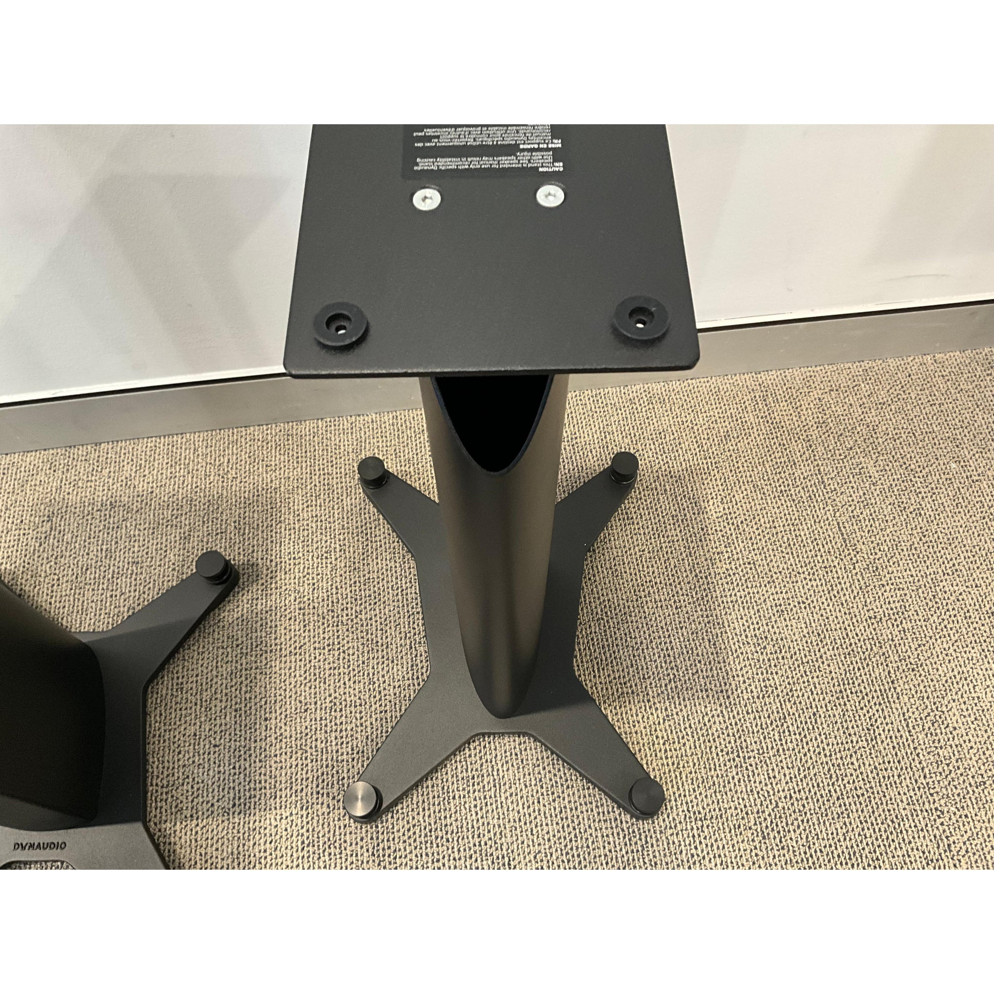 Dynaudio Special 40 Bookself speakers with matching stand 20 dyn stands, pre loved