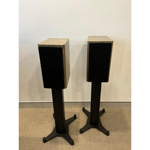 Dynaudio Special 40 Bookself speakers with matching stand 20 dyn stands, pre loved