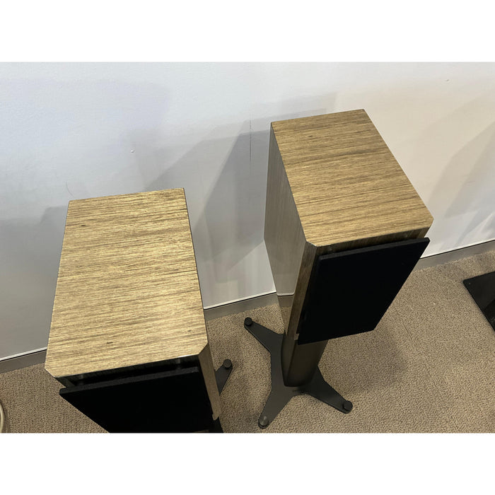 Dynaudio Special 40 Bookself speakers with matching stand 20 dyn stands, pre loved