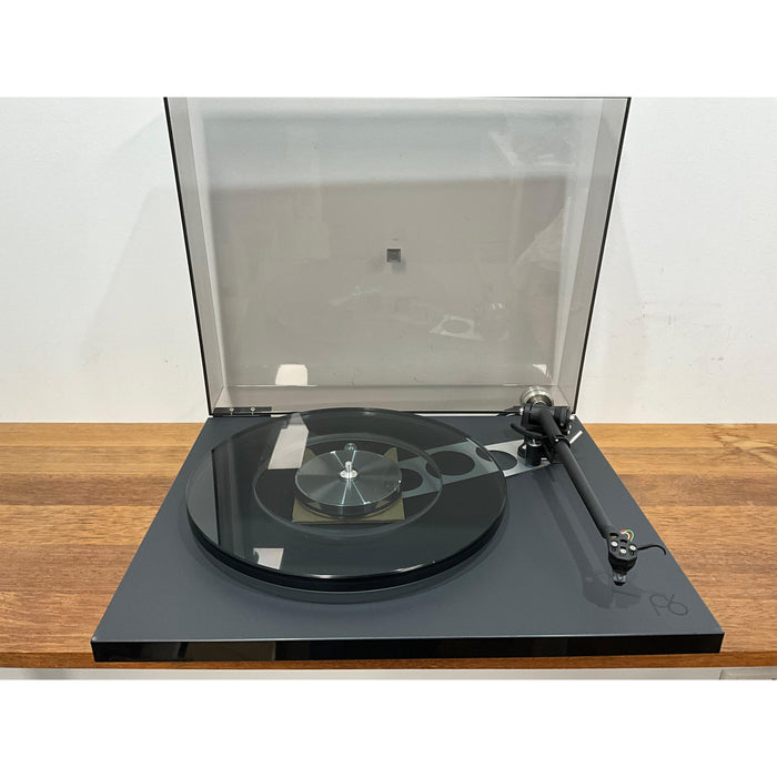 Rega Planar P6 Turntable fitted with Ania MC cartridge, as new, Pre Loved