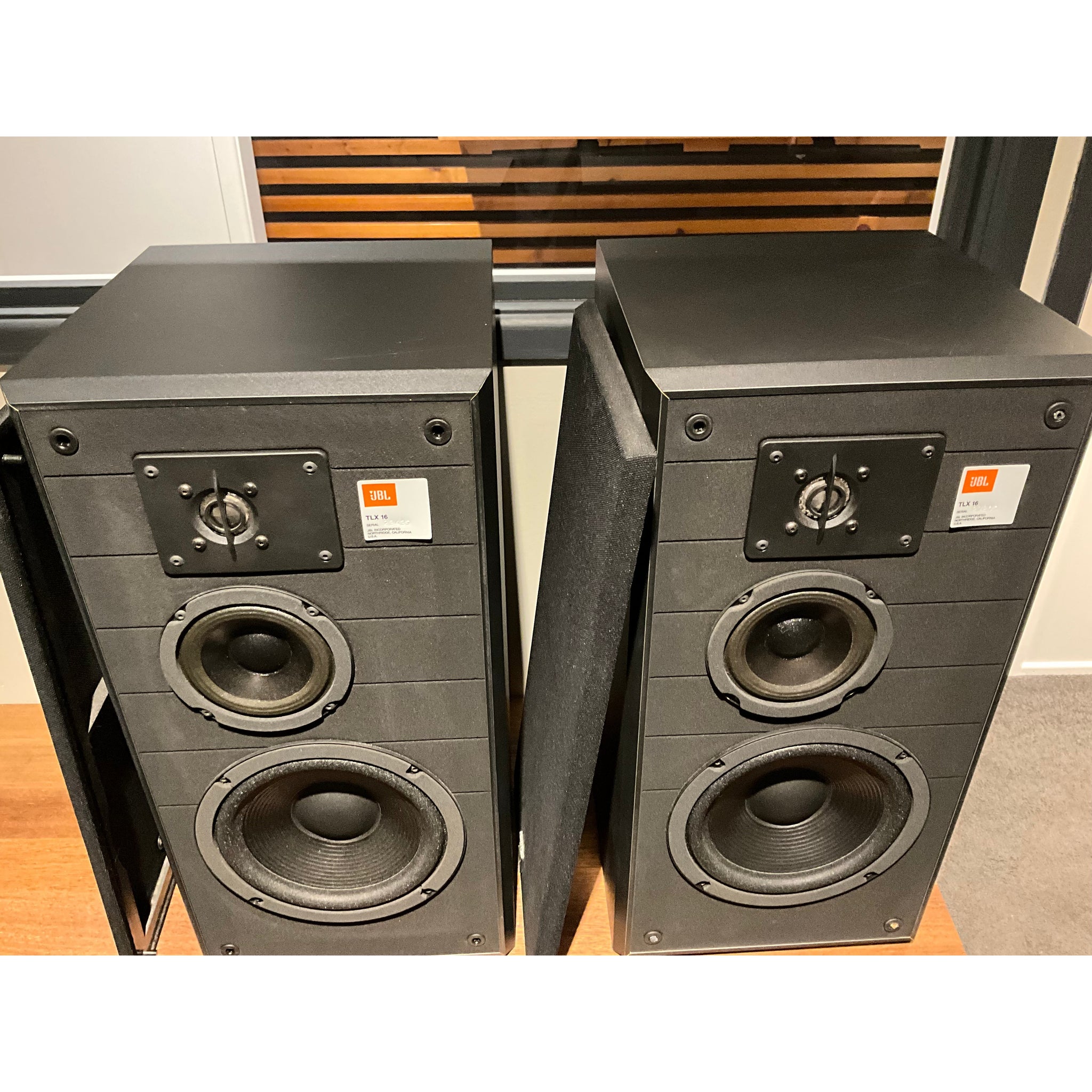 JBL TLX16 large bookshelf speakers, Pre Loved