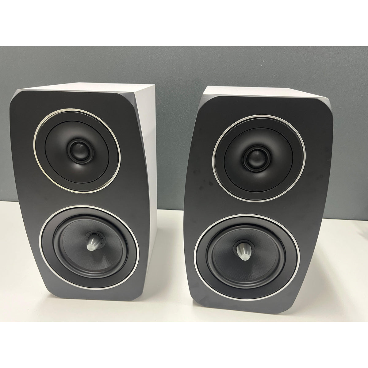 Jamo C93 Bookshelf speakers, White, Pre loved