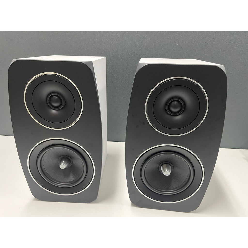 Jamo C93 Bookshelf speakers, White, Pre loved — The Audio Tailor