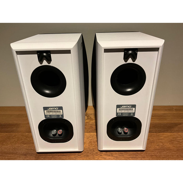 Jamo c93 Bookshelf speakers in white finish, Pre Loved