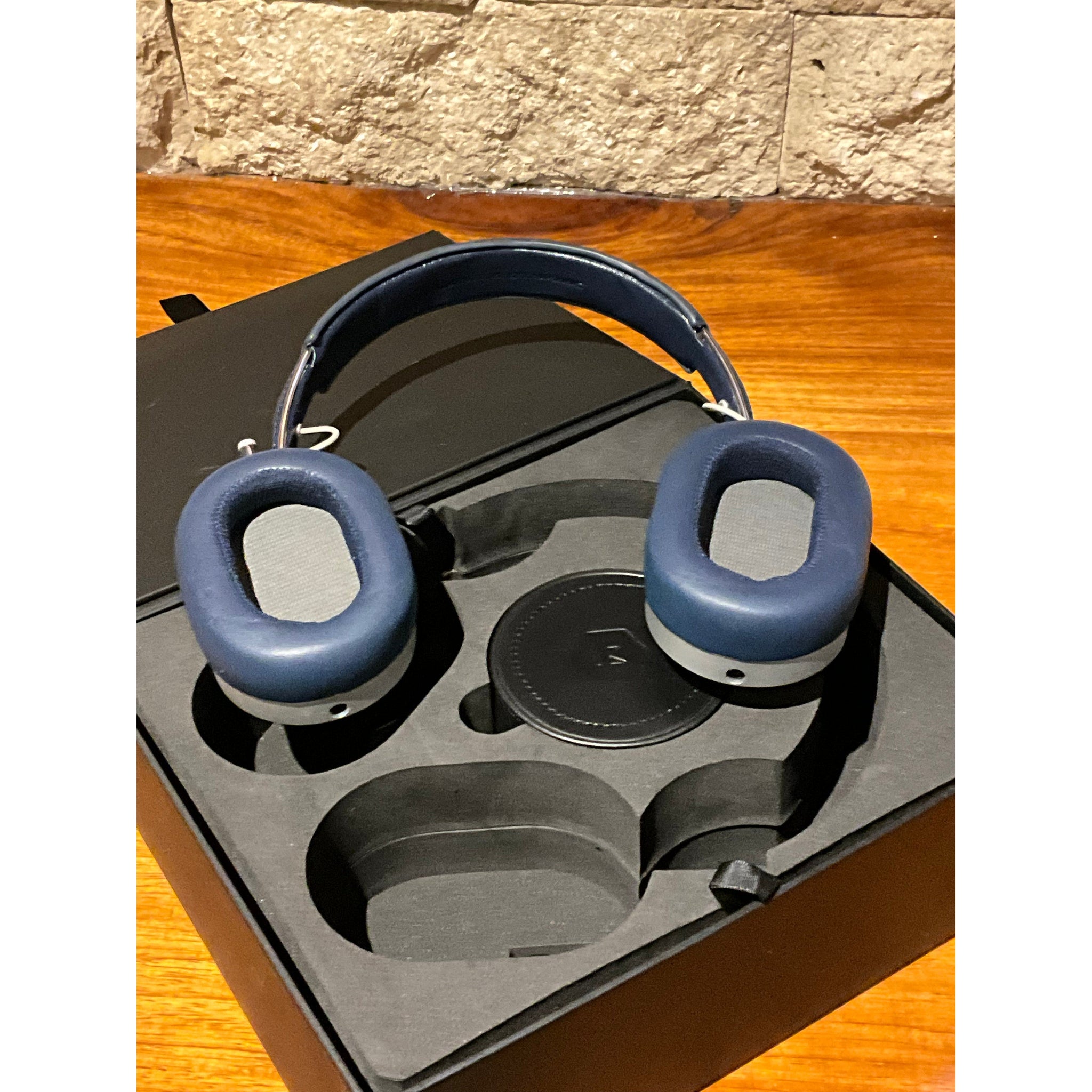 Master & Dynamic MH40 Headphones Pre Loved