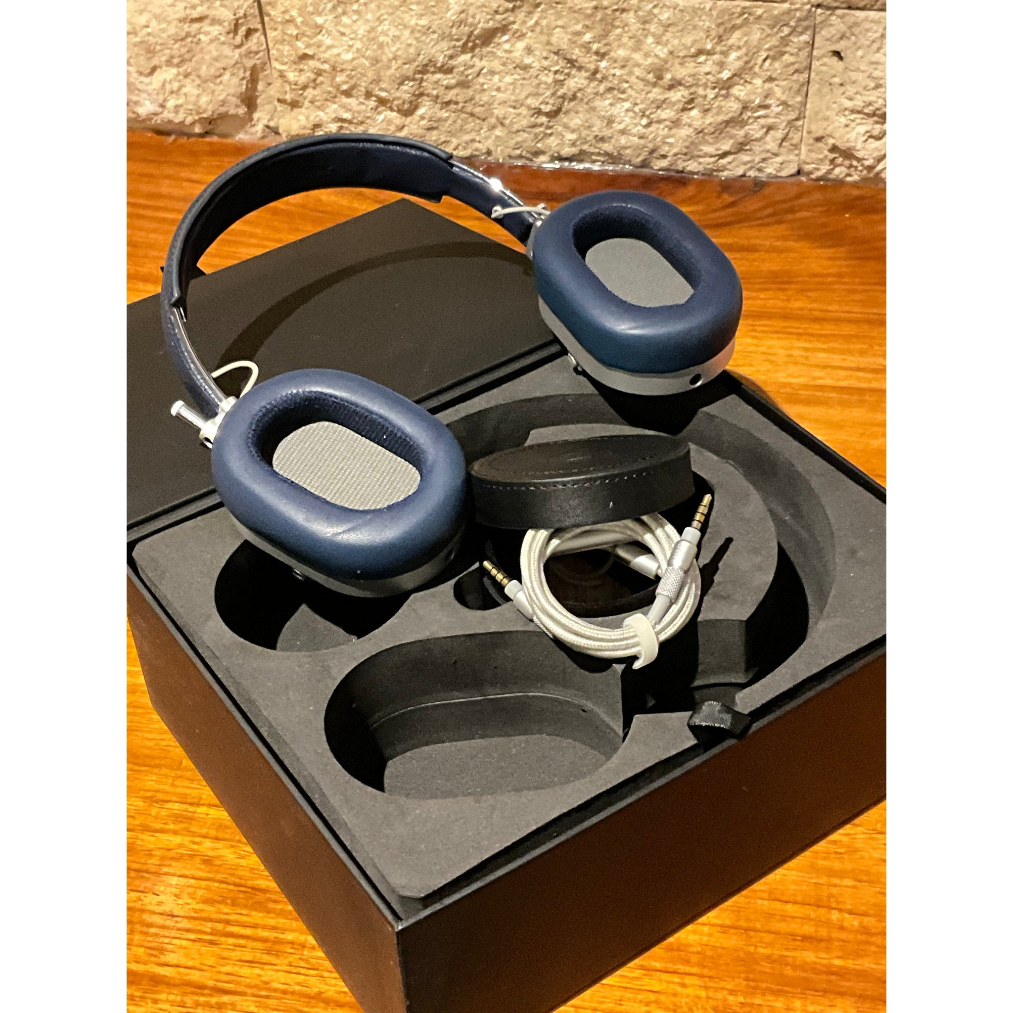 Master & Dynamic MH40 Headphones Pre Loved
