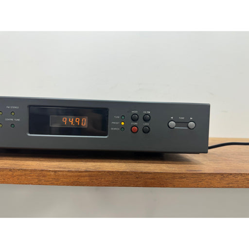 NAD 402 AM/FM Stereo Tuner - Pre Loved