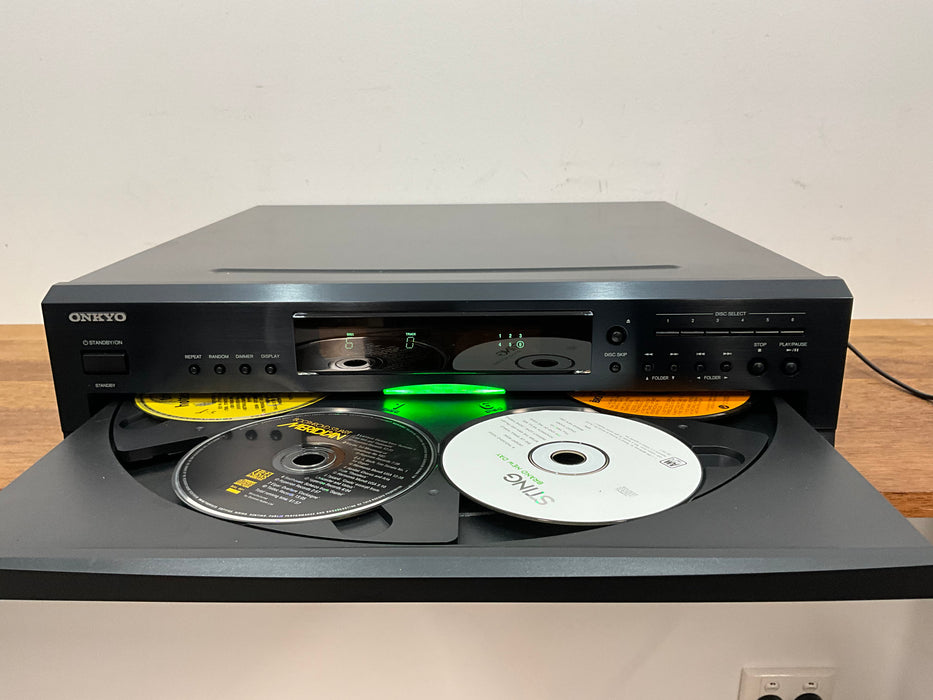 Onkyo 6 Disc CD Player DXC 390 black , pre loved great condition