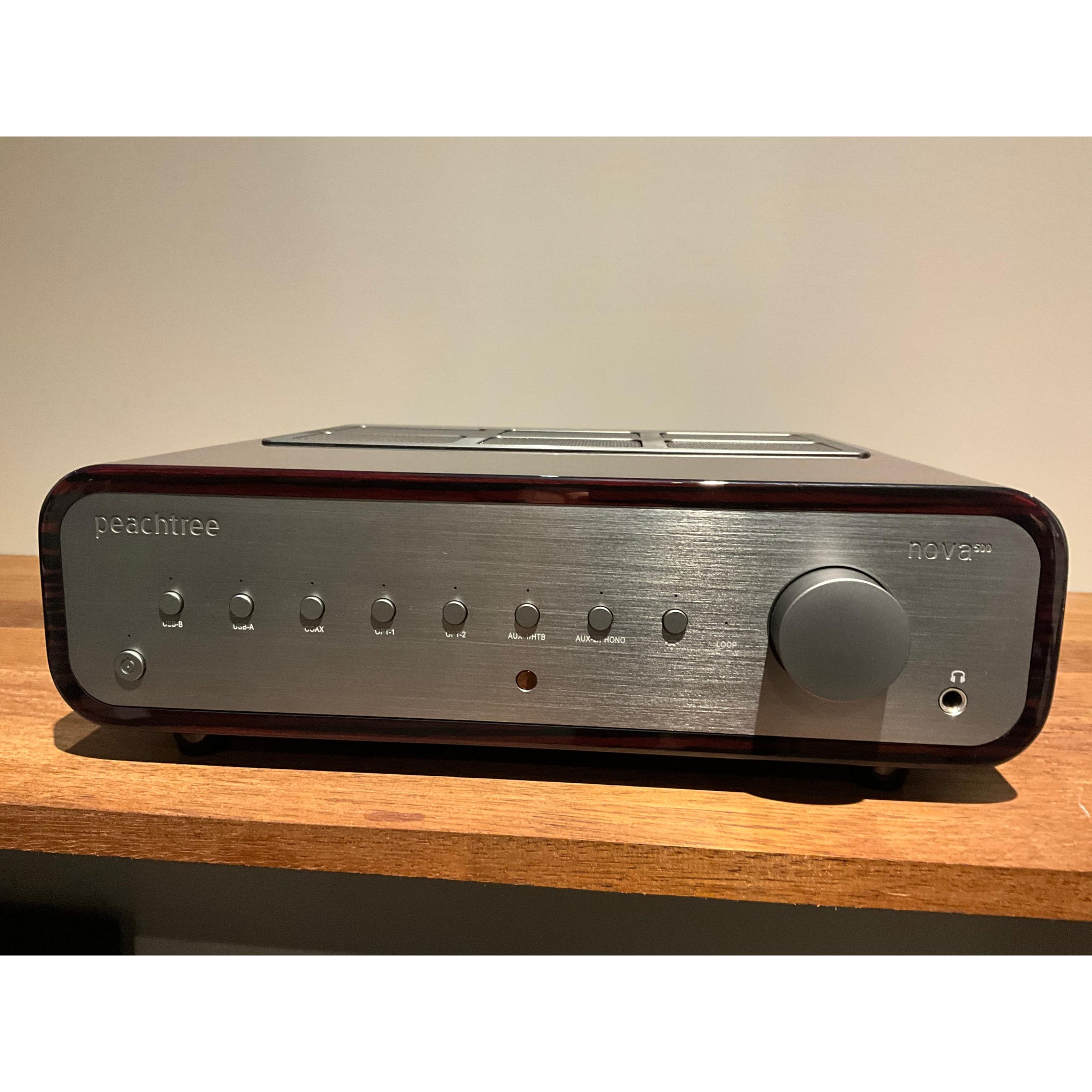 Peachtree Audio Nova 500 Integrated amplifier, red wood and silver, Pre Loved