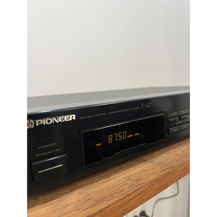 Pioneer F227 FM/AM Tuner - Pre loved