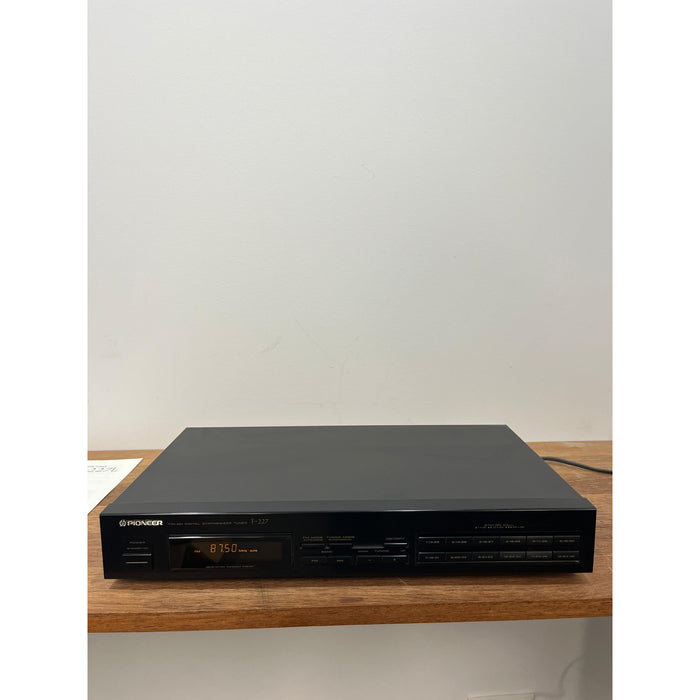 Pioneer F227 FM/AM Tuner - Pre loved