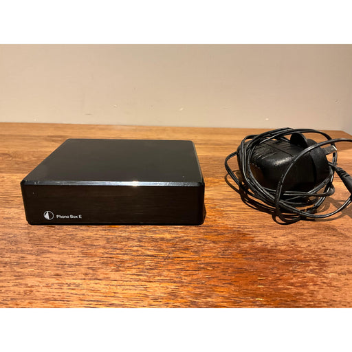 Pro Ject Audio Phono Box E, Black gloss phono pre amp stage, Pre Loved
