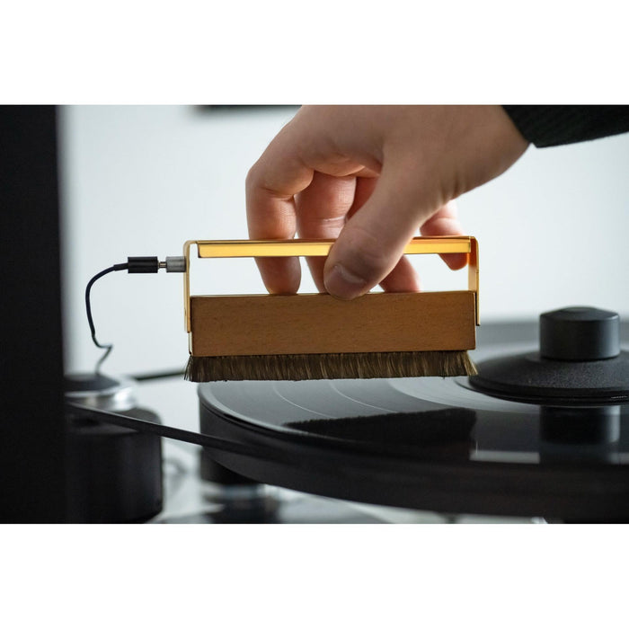 Pro-Ject - Brush-It Premium - Anti-Static Carbon Fibre Record Brush with Ground Wire