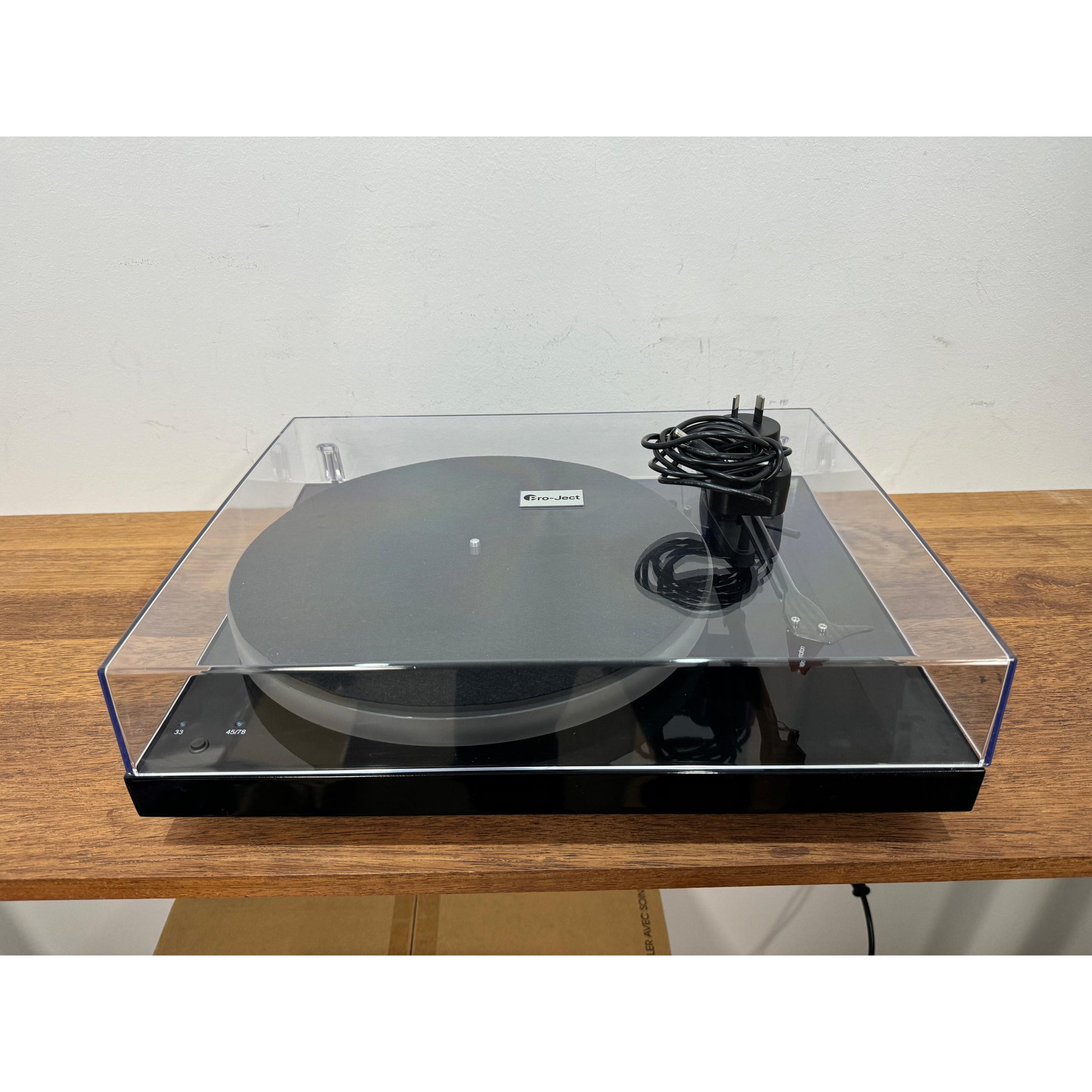 Pro-Ject Debut Carbon Esprit SB Turntable - Pre Loved