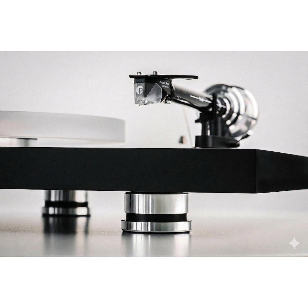 Pro-Ject - Debut Reference 10 - Turntable with Pick it PRO B Balanced Cartridge