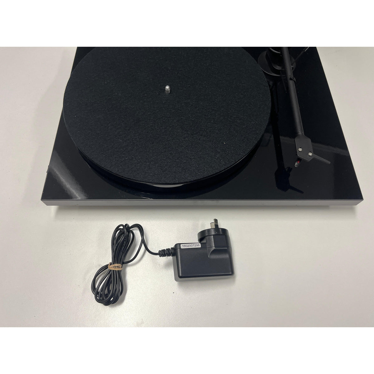 Pro-Ject RPM 1, Gloss Black, Pre loved