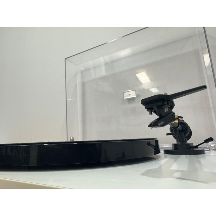 Pro-ject E1 turntable White- Pre Loved