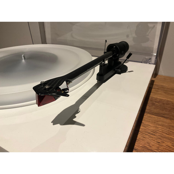 Product Debut Carbon Esprit Turntable with acrylic platter in satin white, pre loved