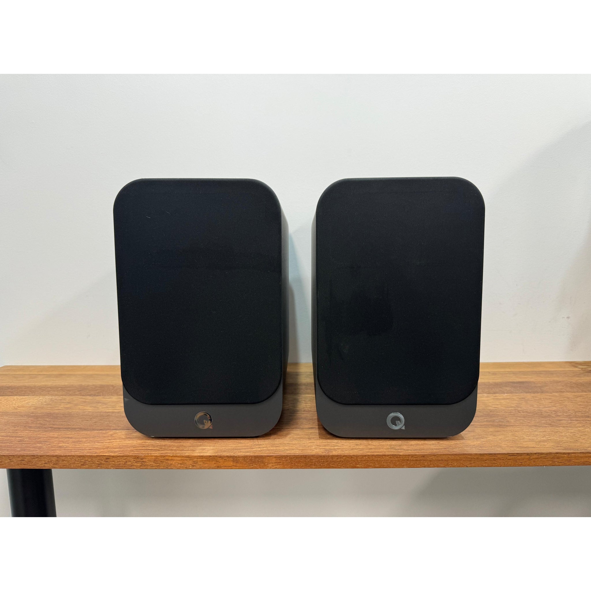 Q Acoustics 3030i bookshelf speaker - Pre Loved