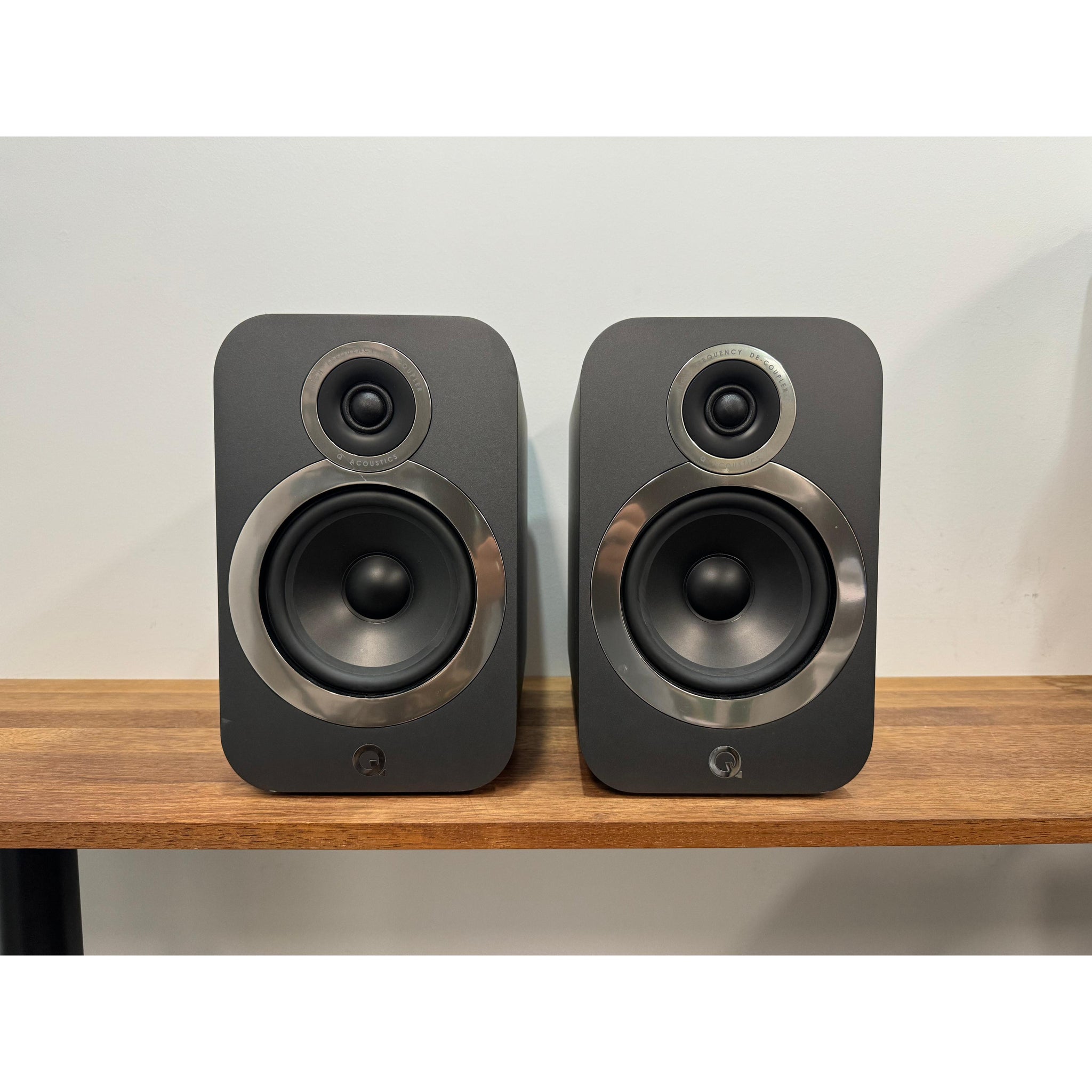 Q Acoustics 3030i bookshelf speaker - Pre Loved