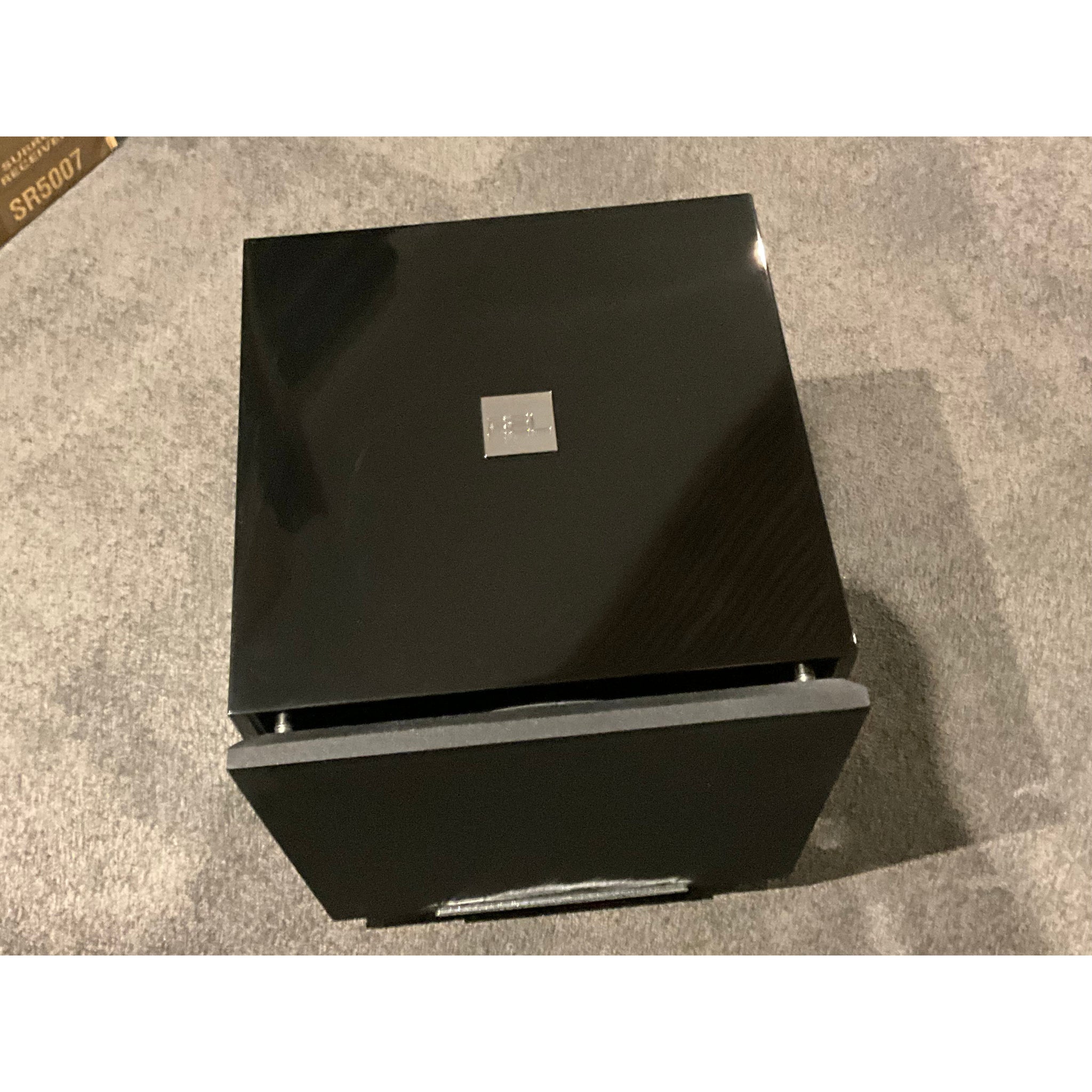 REL R528 se active subwoofer pre loved but never used, new in box