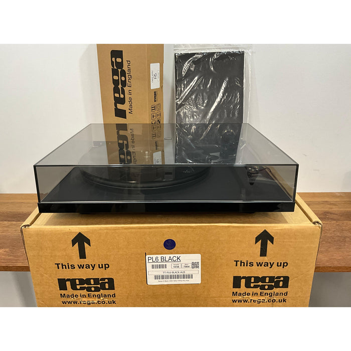 Rega Planar P6 Turntable fitted with Ania MC cartridge, as new, Pre Loved