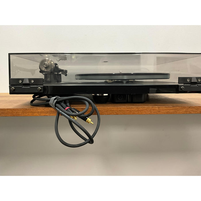 Rega Planar P6 Turntable fitted with Ania MC cartridge, as new, Pre Loved