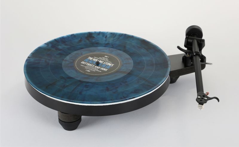 Rega - Replay - Plug & Play Turntable with Carbon Moving Magnet Cartridge