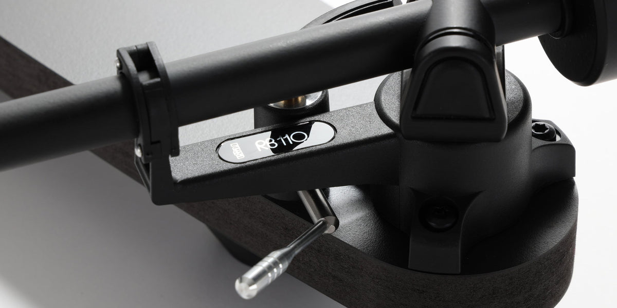 Rega - Replay - Plug & Play Turntable with Carbon Moving Magnet Cartridge